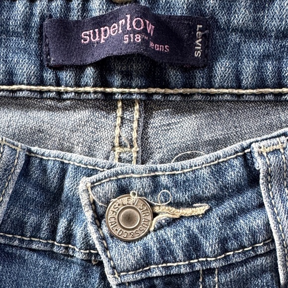 Levi's Women's Flare Leg Jeans in Medium Blue - Picture 2 of 4